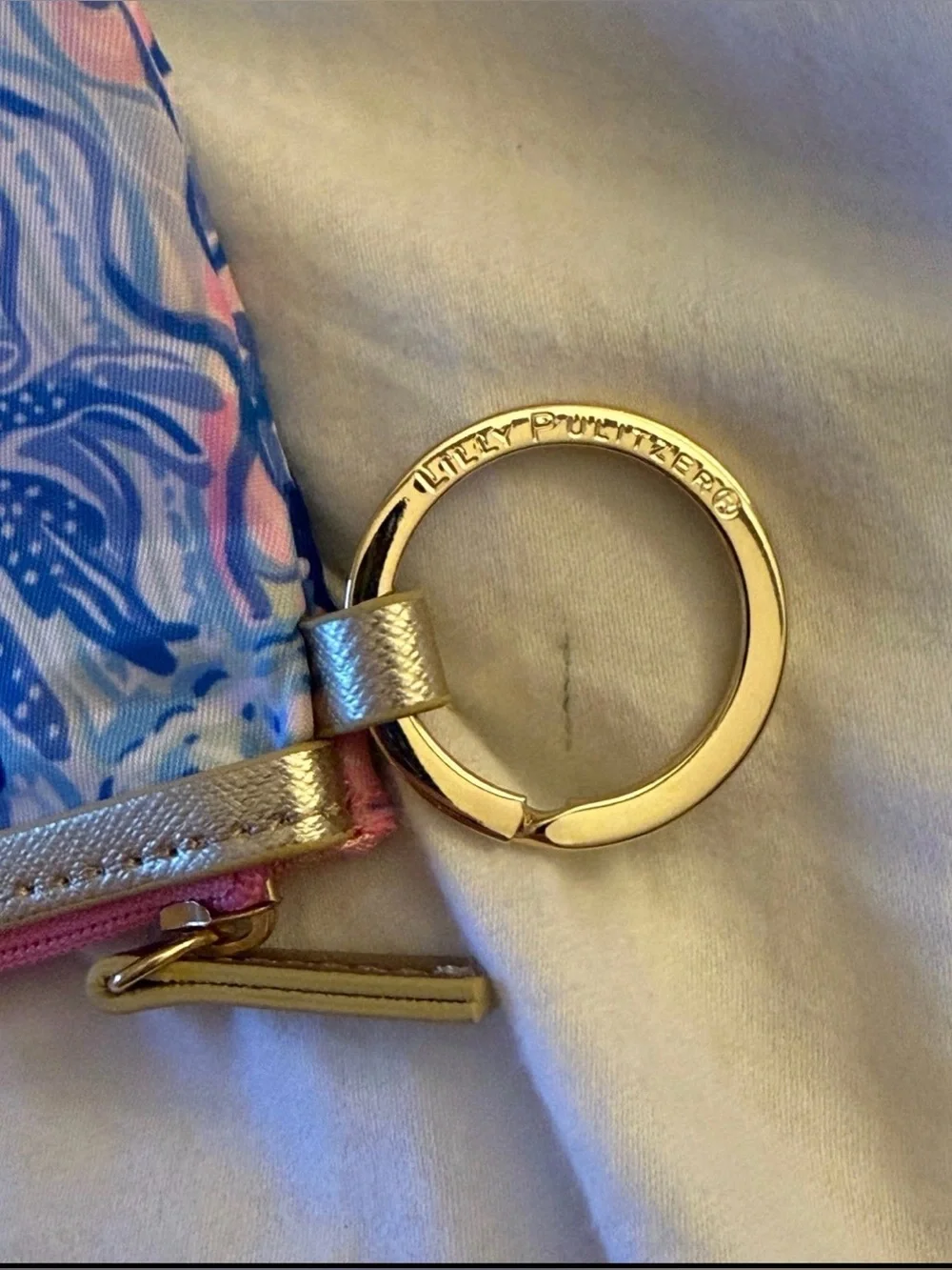 Lilly Pulitzer ID Case in the “Shade Seekers